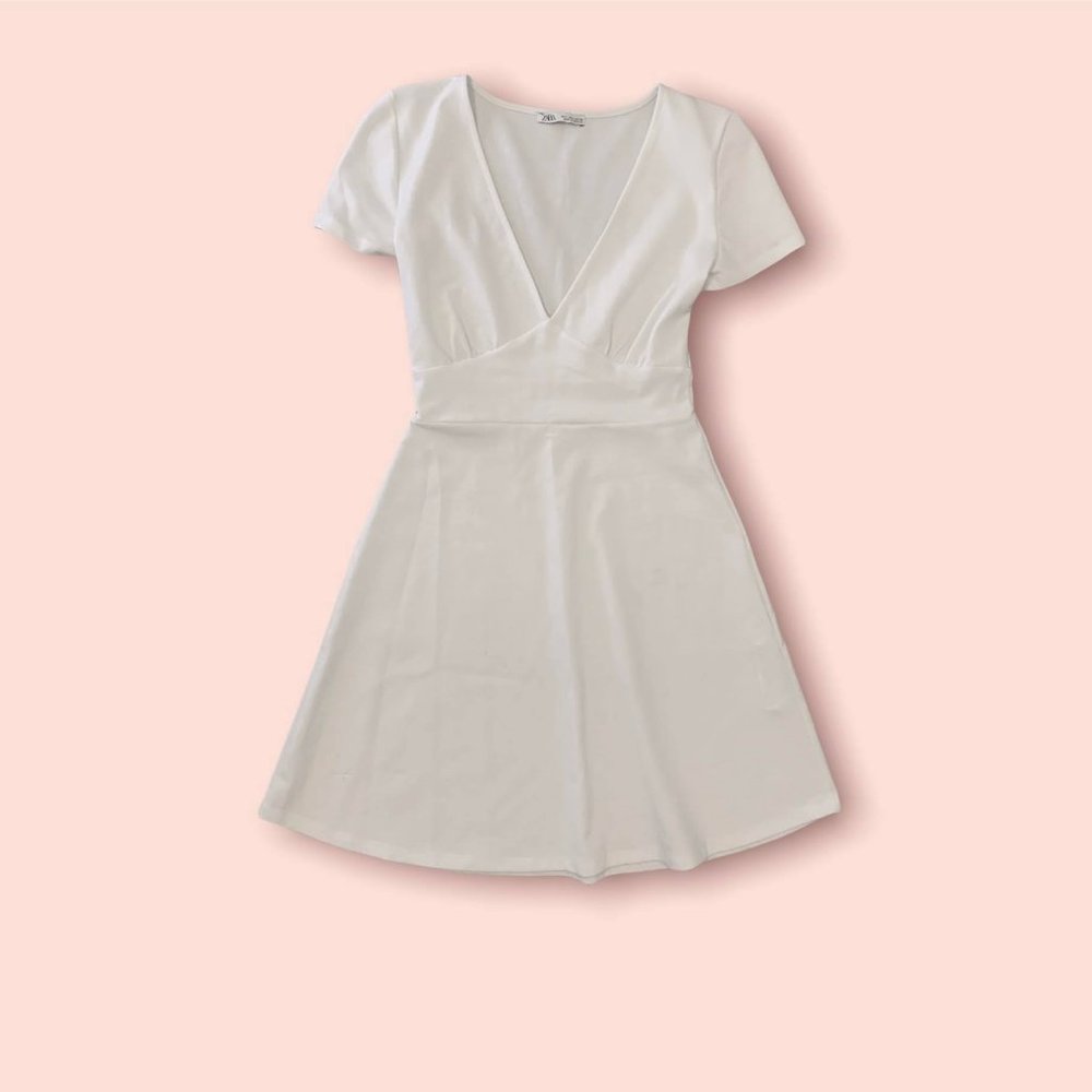 ZARA White Dress Classic Flattering Size Small